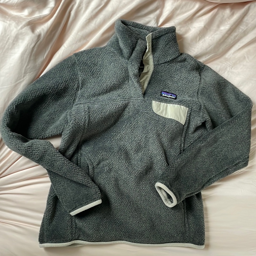 Patagonia re-tool snap fleece pullover.small. Perfect condition. Feather gray